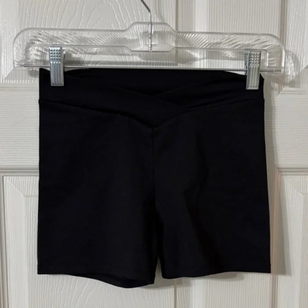 Motionwear Women's Black V front Dance Shorts size Adult Small